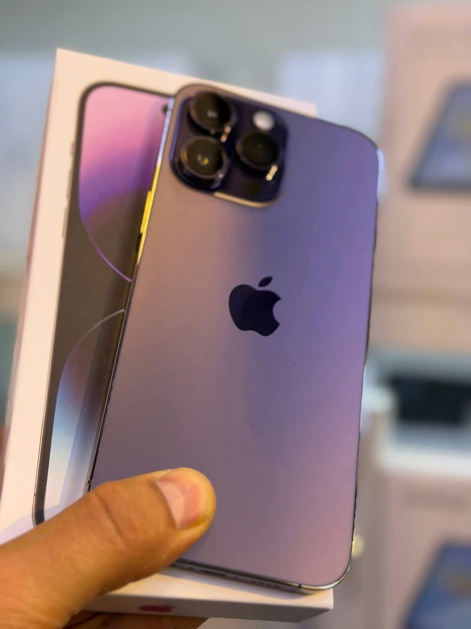 السلام عليكم ايفون 14 برو ماكس
ذكره 256 
بطارية 100🔋
شرق أوسط جهاز نضيف نضافة 100/100 
عنوان بابل المسيب مفرق السده الهنديه اكو توصيل بابل البيت معه الضمان رقم ***********
