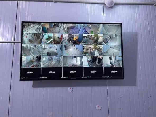 مستعدين لتجهيز وتنصيب (كامرات مراقبه)
كافة المواقع( منازل _ محلات _ شركات )
فني (كامرات مراقبه ) (باسعار مناسبه)
للاستفسار يرجى مراسلة الصفحة
 او الهاتف: ***********(كوت واسط  اقضيه او نواحي)
