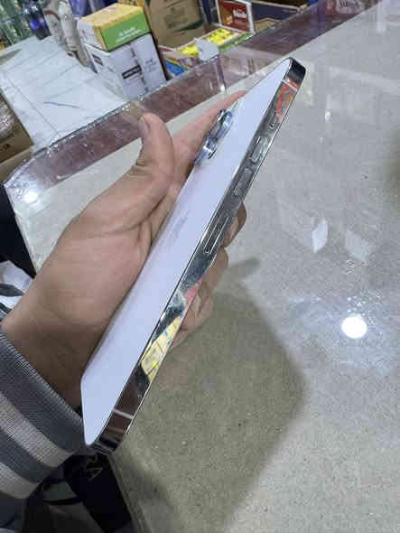 13 pro max نموذج m مكفول من كلشي امريكي بطاريه 93 نضيف جدا كامل ملحقات كارتون مطابق سعر 775 وبي مجال الحله السياحي ***********
