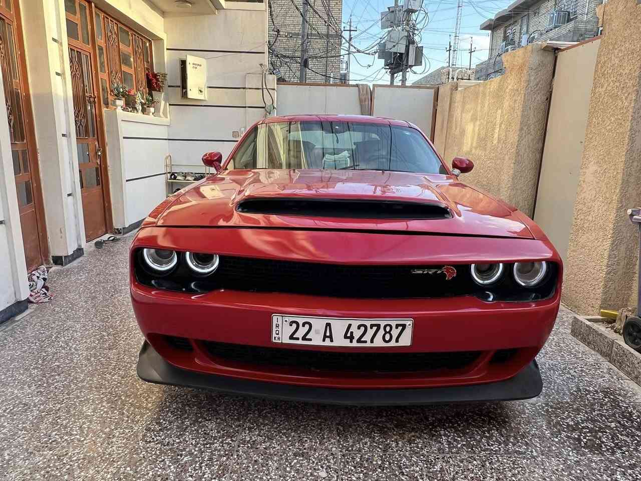 السلام عليكم جالنجر موديل 2012 وارد امريكي 
. مواصفات السياره
مكينه 3600 v6
كشنات مخمل
شاشه كبيره
كامره دواره
السياره بلاد مملعوب بيها محدثه بنيد ودعاميه ديمون حداديه اماميه خلفيه جديده ويل gt السياره متعوب عليها ونضيفه كلش 
لون مميز♥️. السياره جاهزه من كلشي مابيها كل نقص شغل وطلع وين ميعجبك رقم اربيل هزه وسنويه جديده تحويل مباشر السياره بيها بنيد تبديل مال تحديث وبيها جاملغ عكس سايق صبغ فقط السعر 118$ مكان السياره بغداد الشعله رقمي ***********
