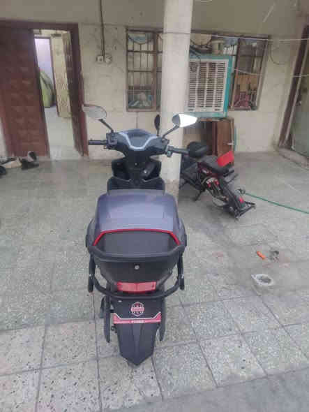 السلام عليكم عندي درجة شحن جديده بطاريه جديده 6 مكان بغداد حي العامل بيع او تراوس السعر 600  شراي تصل رقم ***********
