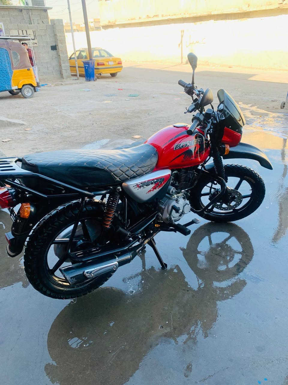 دراجة بوكسر مديل 23 نازله 24 دراجة اخت زير نضافه 100%
كفاله عامه من كلشي برغي محرك مامفتوح دراجة كلش حلو كلشي شغال بيه بحالت وكاله وراقه صوليات شرط ترقيم 
مكاني بلديات ***********  تصل بخدمتك سعر 1550بيه مجال
