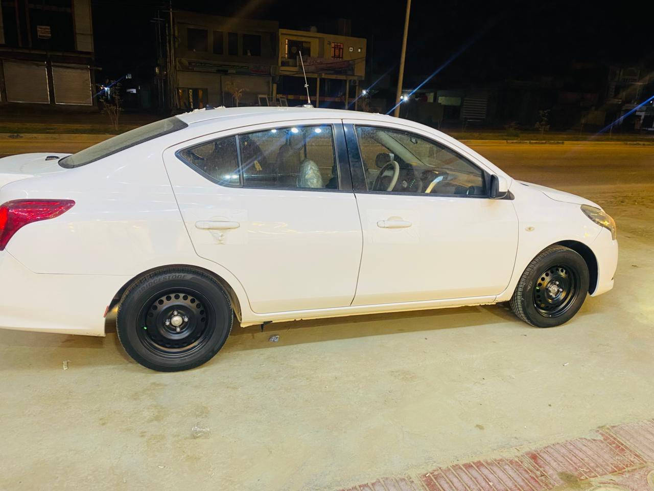 نيسان سني 2022 بليته زركه 
رقم اربيل تنتهي 2027 /3 
سيارة جاهزه وحلوه من كل نواحي 
بيه فقط باردات  كلش خفيف 
سياره ماشيه 89 
بيع مستعجل رايده 109 وبيه مجال  

0773 462 5298‬
