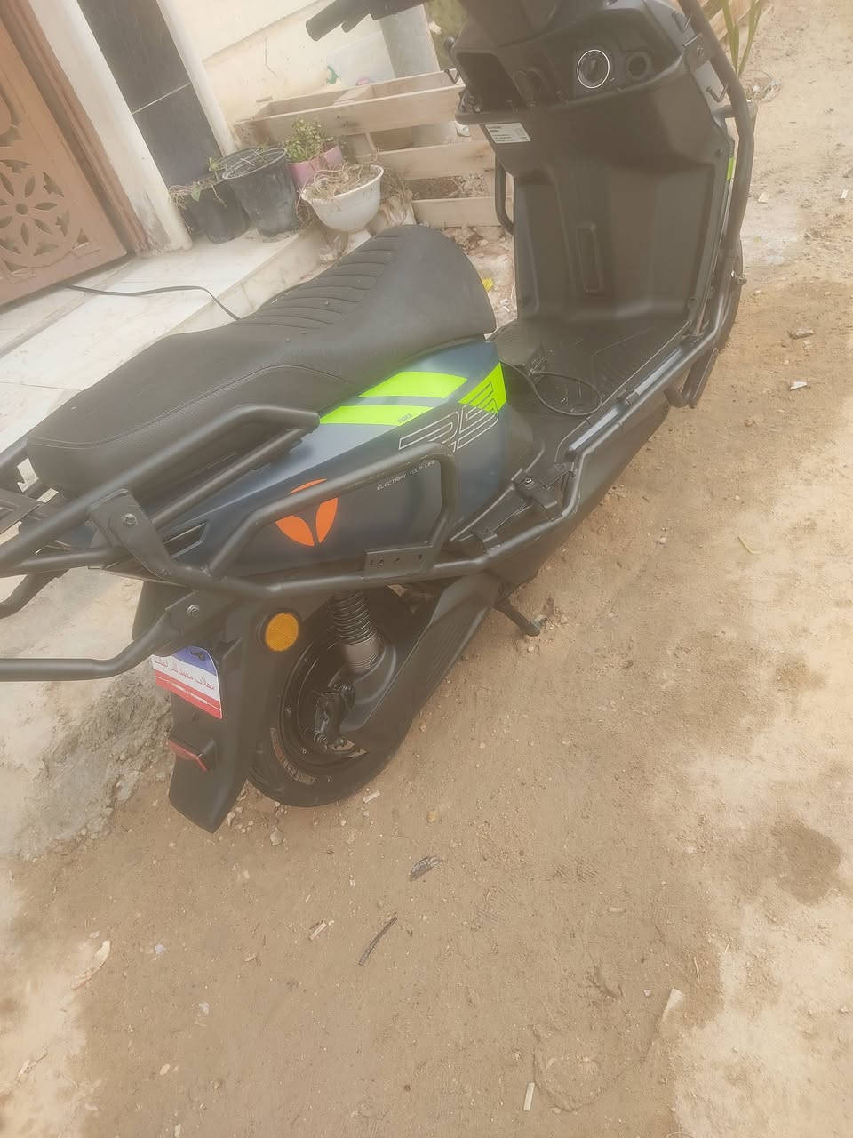 سلام عليكم ورحمه وبركاته من رخصت مدير الكروب المحترم دراجه ياديا شحن موديل ٢٦زيرو ماشه ٣تالاف تجي فول مواصفات بصمه انذار قفل ذاتي تشغيل عن بعد وكل نقص مابيه زيرو بعدهي تجي 6بطاريات سعر من 50لا65في الساعه والشحنه الوحده تمشيك من 60كيلو لا 75 سعر المطلوب 858الاستفسار***********وترهم مراوس حسب القناعة
