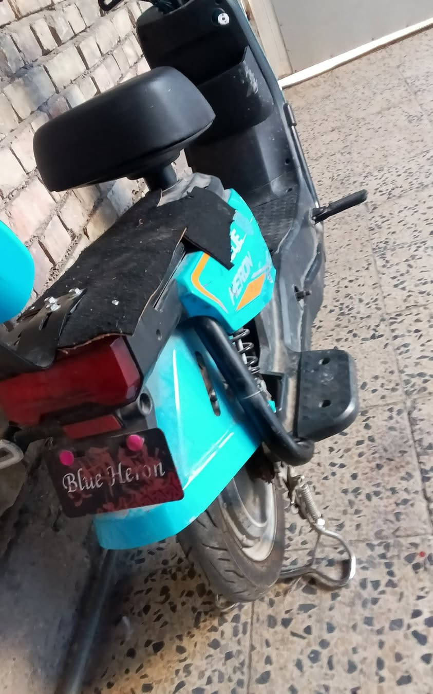 السلام عليكم دراجه شحن كوم حديد دراجه طافيه ما تشتغل السعر 50 قفلها 40 عنوان بغداد الكفاءات العبيدي رقم ***********
