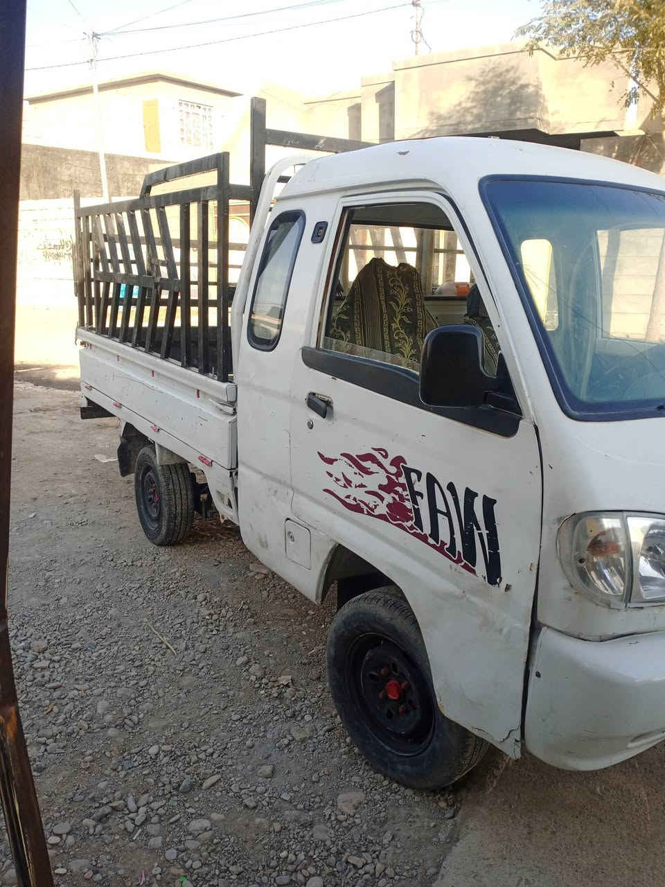 فاو بيكم للبيع كير اكسل بالشرط محرك لا صرف لا بخار ايضا بالشرط تخم تاير جديد والكشر مثل ما واضح كدامك بالصوره السعر 14 ورقه وبيها مجال  للاستفسار صاحب السياره اتصل ع الرقم ***********
