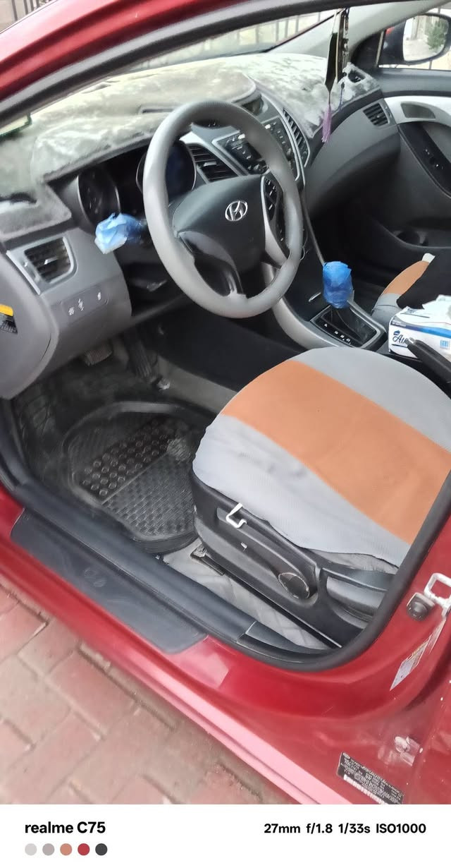 الانترا موديل 2016 لون ماروني نضيفة 
 مكينة 1800 دوش كير جديد رقمها نجف 
 صبغ حزام السعر 99 وبيها مجال 
 للاستفسار/***********
