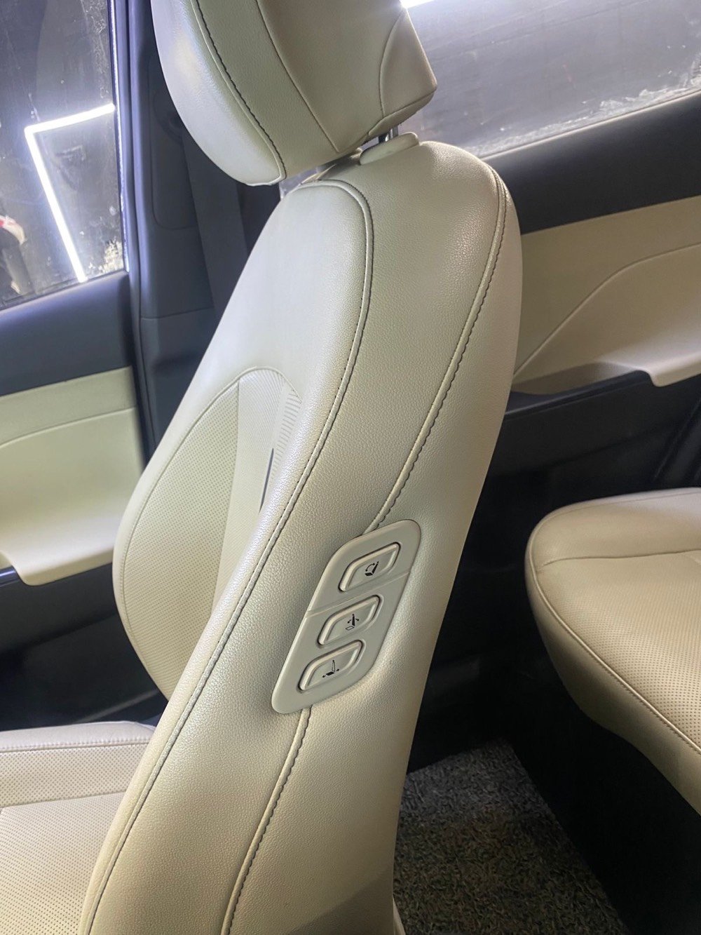 
ما هو الموديل والسنة بالتحديد للسيارة؟: 
2023
كم هو عدد الكيلومترات المقطوعة حتى الآن؟: 
66000
ما هي المواصفات التقنية مثل نوع المحرك والحجم؟: 
1600 تيربو 
هل هناك ضمان مُتبقي على السيارة؟: 
لا