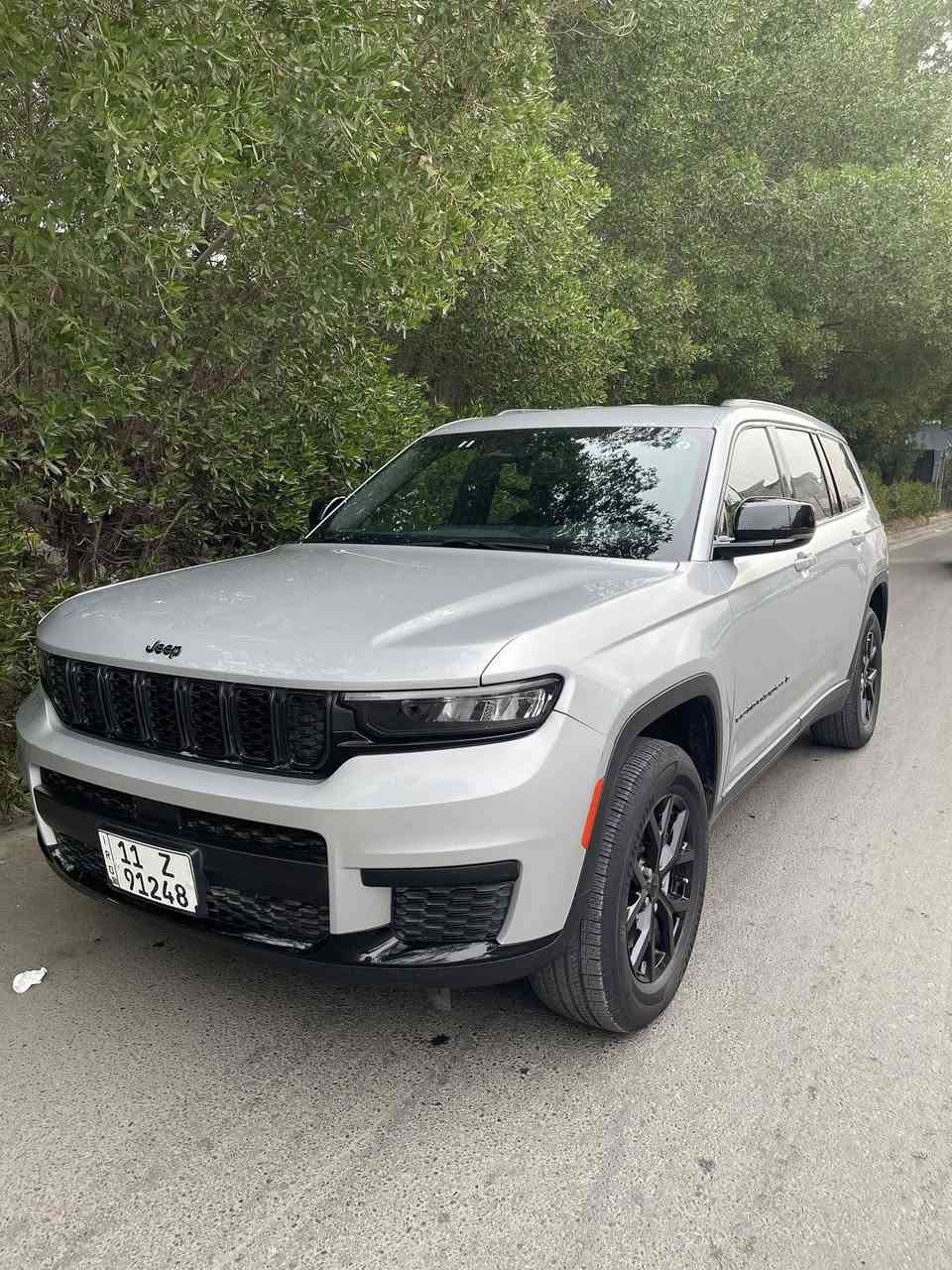 السلام عليكم
جيب كراند شيروكي  2024   V6  
7 راكب  محرك  3600  دفع رباعي (4x4)
كير اوتوماتيك 8 سرعات 
السياره ماشيه  (33) الف  رقم بغداد انكليزي
وارد امريكي ضرر جاملغ خلفي فقط بدون اي ضرر امامي
.الايرباك سليم بالكامل 
.رادار 360 محيطي
.تشغيل عن بعد
.كير ماوس
.حساسات محيطيه
.شاشه كبيره 10 انش
.كشنات كهرباء جلد /شاموه ميموري
.تدفئه بالكشنات والستيرن
. تبريد 7 قطع
.صندوك بصمه كهرباء
.تحكم ستيرن مع شفتات سرعه 
.نضام eco نضام off road نضام sport 
.سستم صوت مكون من 10 سماعات محيطي
.رادار منع تصادم مع قياده ذاتيه 
.دخول ذكي 
.مصابيح لد امامي خلفي
.نضام ملاحه (GPS)
.نضام اطفاء ذكي لصرف الوقود (Auto start system )
.ويل كب 20 
كل هاي المواصفات وبعد اكو بيها ما ذاكرنهن 
مكاني بغداد اليرموك
السعر  : 32,000 $  وبيها مجال بسيط
***********
