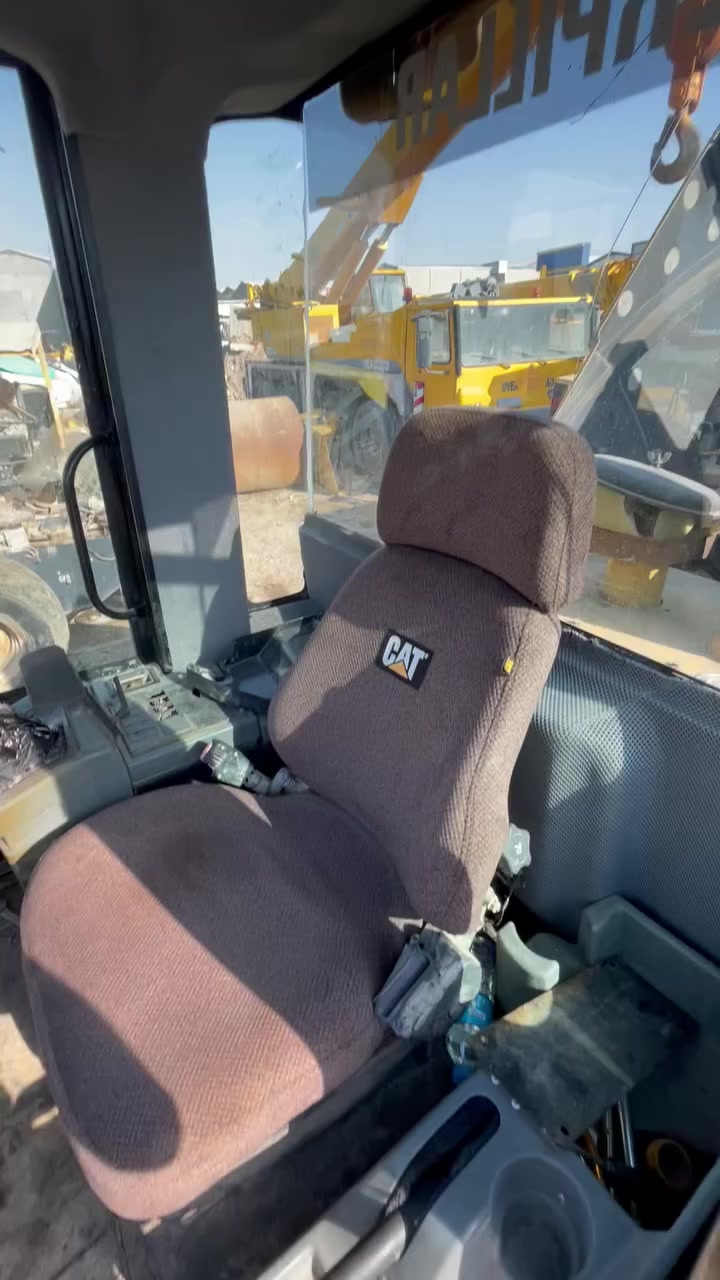 Cat 938G 2007 منفيست بصرا دحول جديد كلو بشه رت مكان اربيل ***********
