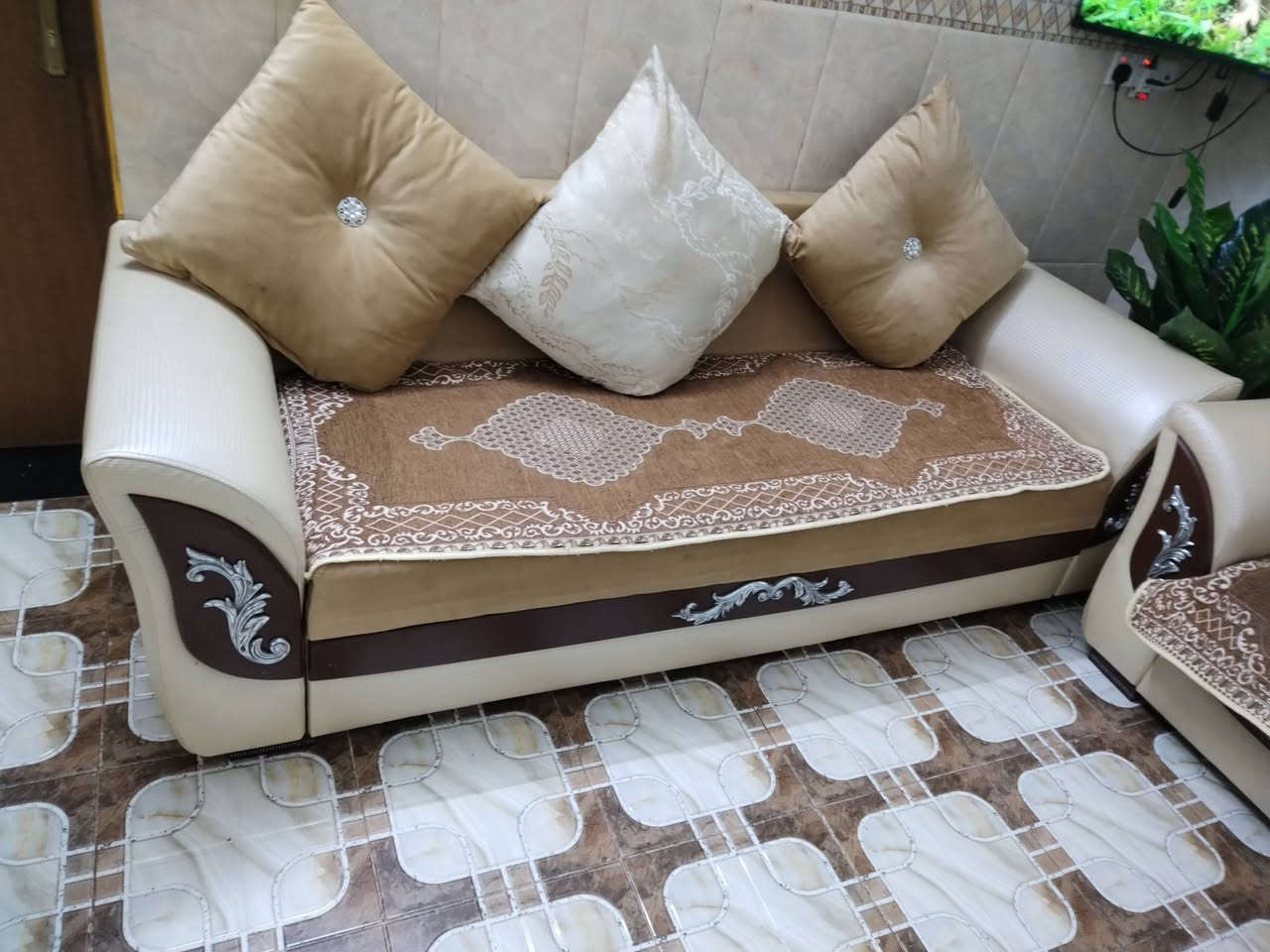 تخم عشر مقاعد تركي نضيف السعر ٣٥٠ وبي مجال
*********** واتساب
***********

