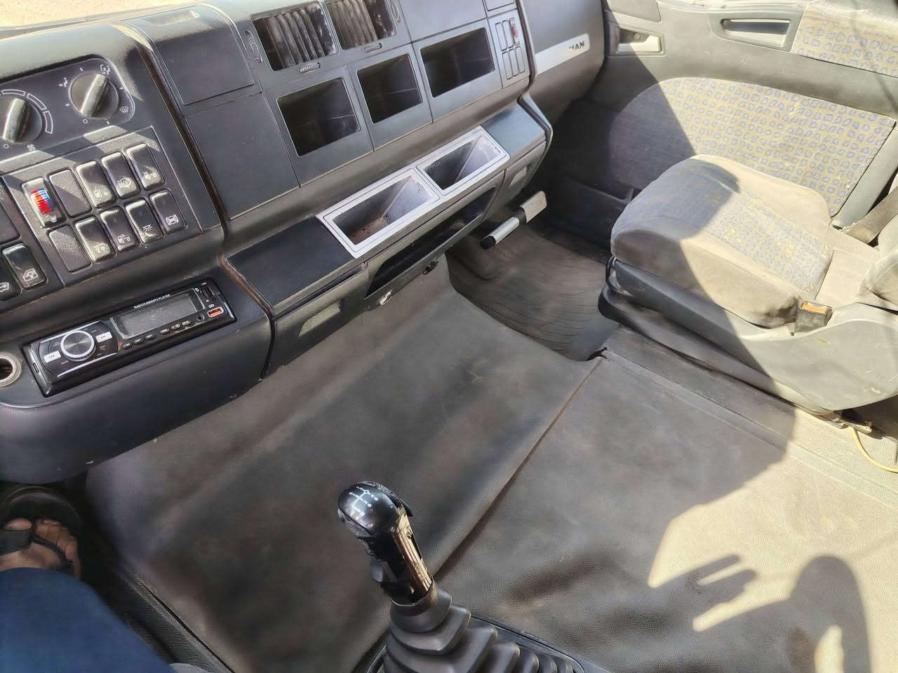 للبيع راس فقط مان مديل ٢٠٠٣مسجله صهريج رقم سليمانيه الجديدحجم المحرك ٤٦٠كيرعاديالعنوان الفلوجه السعر١١٠شرط التحويل رقم ***********
