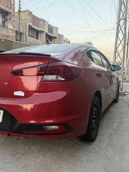 السلام عليكم 
النترا موديل 2019 كير ايتي بلادي 
السياره فول مواصفات عدى الفتحه حادثهه جاملغ وحافه البنيد ايرباك دركه فقط 
السياره جديده وكامله من اي نقصص صور الحادث وسونر مرفق ويه الصور السياره رادارادت جانبيه واماميه وتحديد مسار وشاشه جبيره وباقي المواصفات المعروفه  سعرهه 142 وبيهه مجال بسيط رقمهه اربيل الجديد  مكانهه بغداد شارع الصحه ‭0771 940 4033‬
