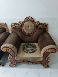 تخم للبيع  السعر 350 وبي مجال تواصل على هاذه رقم 07776824134