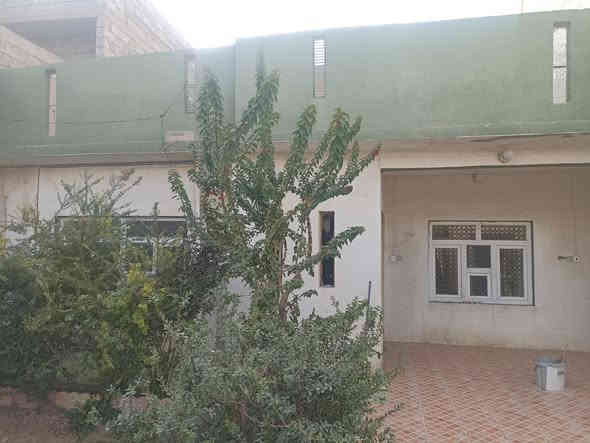 بيت الايجار مساحة 200متر
استقبال  هور مطبخ 3 غرف
العنوان  كاطون الرازي قرب مدرس الشام
سعر 300الف
الاستفسار عن رقم ***********
