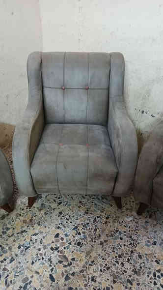 تخم 7 مقاعد نضيف جدا تكمه سعر 170 وبي مجال مكان بياع كو توصل بكروه رقم يوجدوتساب***********
