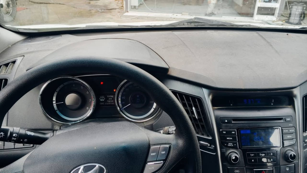 السلام عليكم سوناتا موديل 14 دخول جديد كرتون
سياره جاهزه ما بيها اي نقص 
محرك 24//غاز غاز غاز غاز/
بيها قصه جنطه
///ادوات ادوات ادوات ادوات///
السعر 50 ورقه وبيها مجال السياره جاهزه 
العنوان بغداد رقم الهاتف/***********
