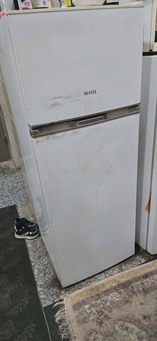 السلام عليكم ورحمة الله وبركاته غراض بيت للبيع غراض كامله الي يحب يتواصل على هذا الرقم***********
