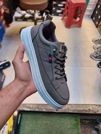 احذية رجالي • ٢٥ قطعة • شلعة تعزيلة