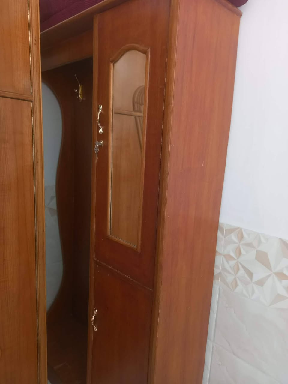 غرفت نوم تسكام خمس أبواب نقش نضيف مثل ما واضح بل الصور التصل *********** أو علي الخاص مفتوح
