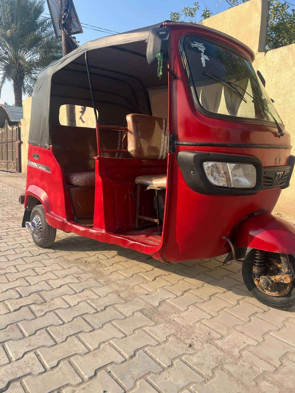 تكتك للبيع موديل 2018اوراق معمره دوس تخم بوربرين جديد درايم شفتات دعاميه جديده جادر جديد جدد السعر 2400وبيها مجال عنواني محموديه حي العسكري ***********
