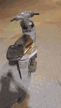 سلام عليكم دراجة ماكس منغولي للبيع
دراجة الله شاهد نضيفة وما ناقصة شي بس بية شغلات بصيطة يرادلة تبديل وما ماشية هواي ضفيرتة كاملة وما ناقصة شي مكينتة تخبل وناعمة فتحتة على ايدي جان بية وكم. تراجة معروضة (500)  بية مجال شي بسيط وبيك خير وتدلل هاذ رقمي *********** بغداد حي لعامل
