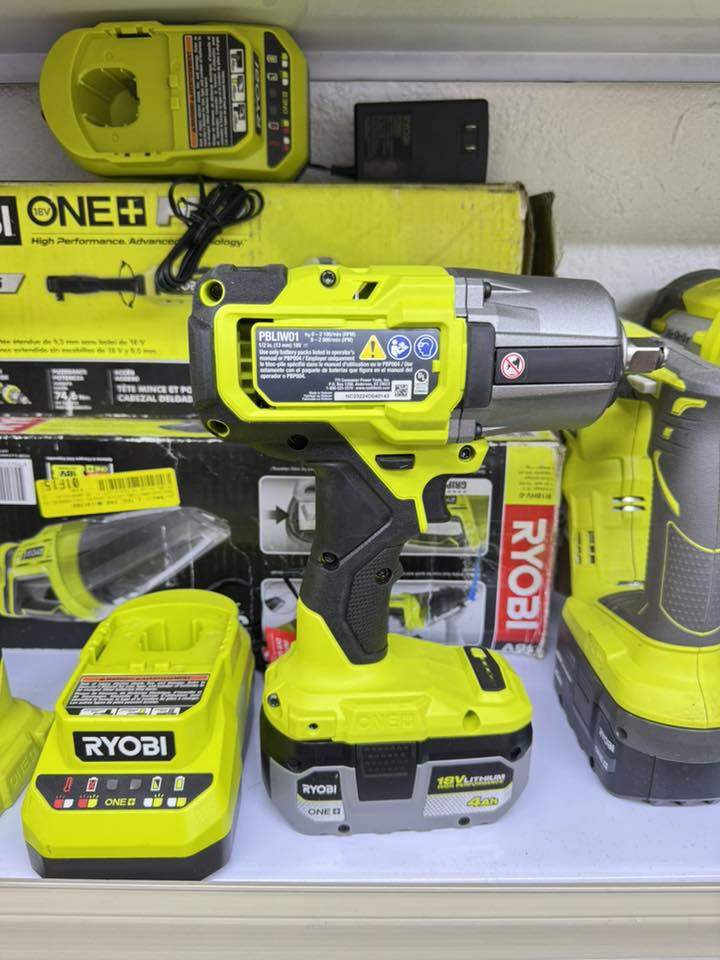 سلام عليكم اخوان 
من رخصة الأدمن 
 دريل لقمه RYOBI متوفر جديد ومستخدم التفاصيل داخل الف يو 
توصيل متوفر 
📞*********** واتساب

