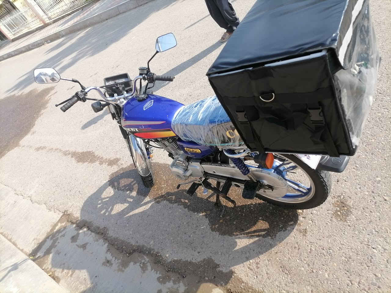 دراجه سافان للبيع موديل ٢٢ كامله نكرة صلف نضافه أمامك أوراق كامله منفيس محرك برغي مامفتوح  سعر 700بي مجال شي قليل مكان خالديه  ***********
