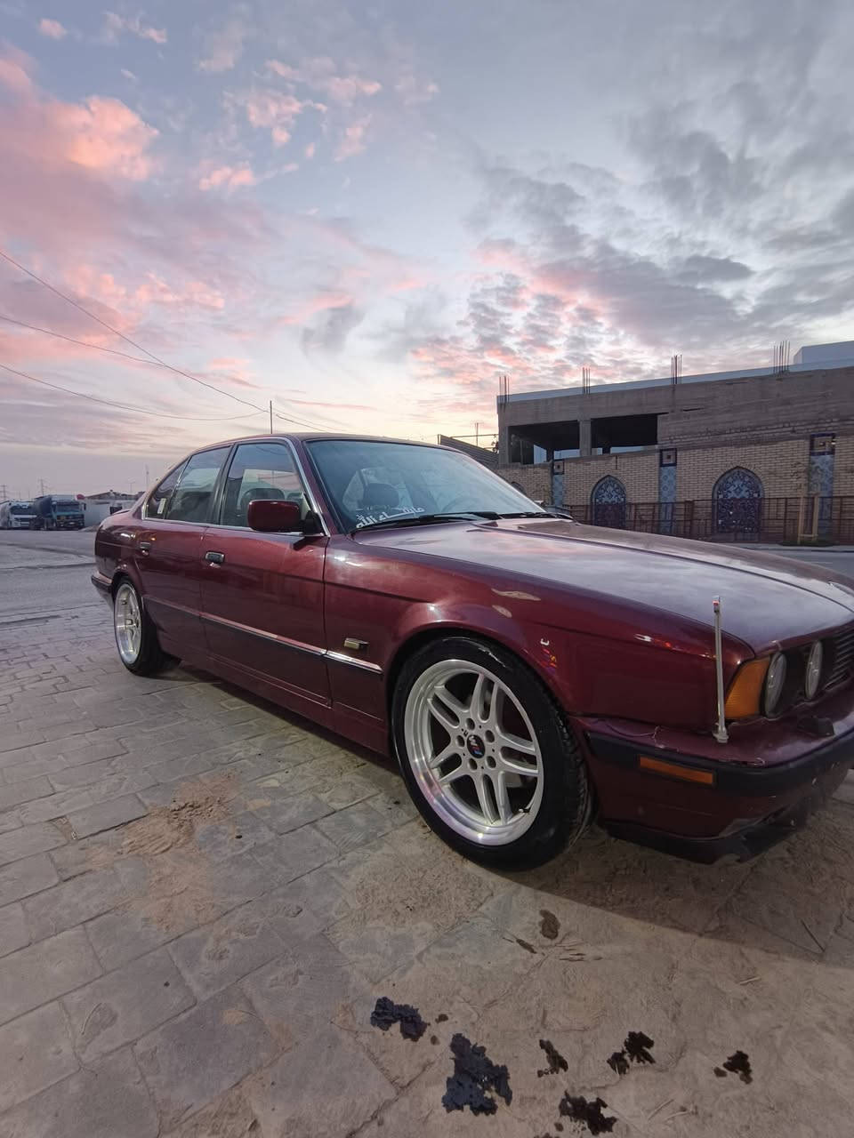 سلام عليكم
بي ام 535
تبريد ثلج✳️ منضومه كامله جديده توني شادهة
كهربائيات كلهة شغاله 
غرفه جديده
لايتات عالي وناصي زنوز
السياره جاهزه من كلشي على اخر حبايه
السياره كفاله من ضربه ومن كص بس صبغ جماليه
 ويل M حجم 18اصلي وتخم تايرات جديد
الياخذه ميصرف عليه الف
السعر 70 وبيه مجال
رقم الهاتم *********** هاذه بي واتساب
