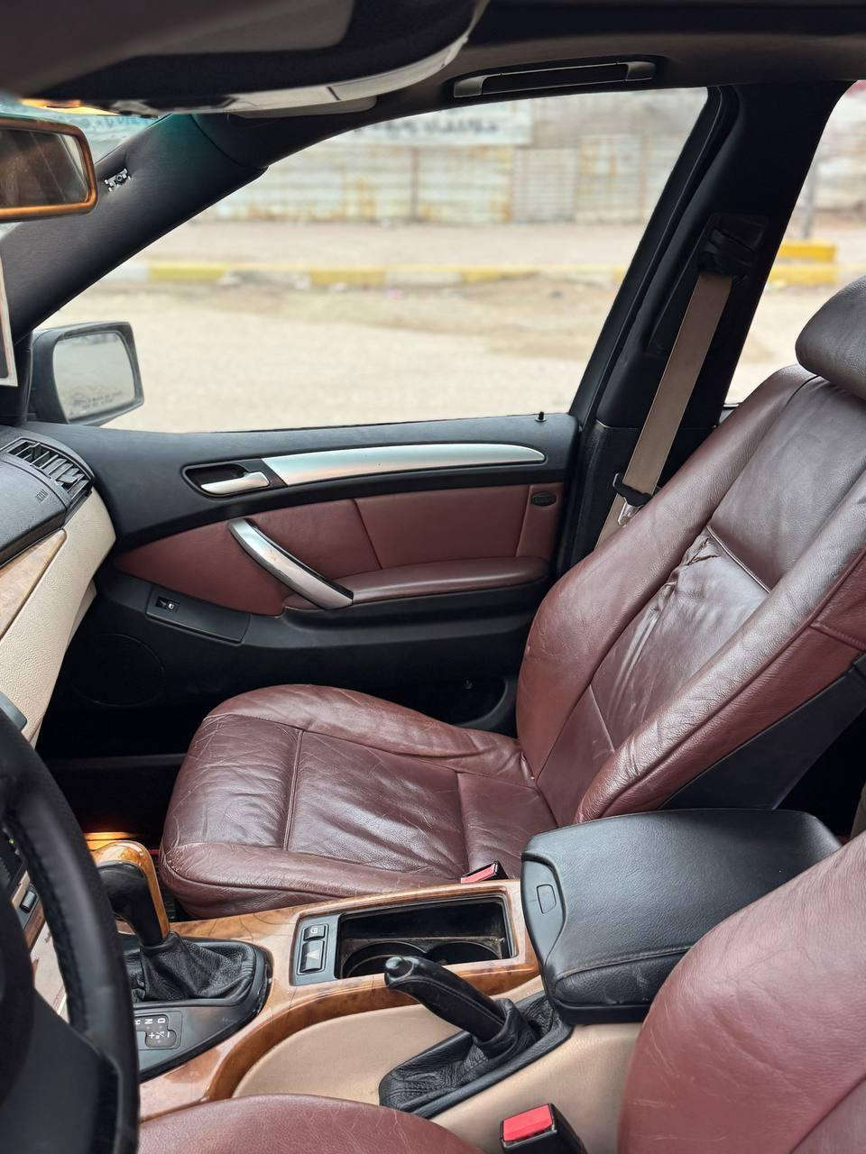 السلام عليكم سياره بي ام x5 للبيع موديل 2002 السياره جاهزه من كل النواحي حداده صدر تخم تايرات فول مكينه شرط الفحص السعر 90 وبيها مجال بسيط ***********
