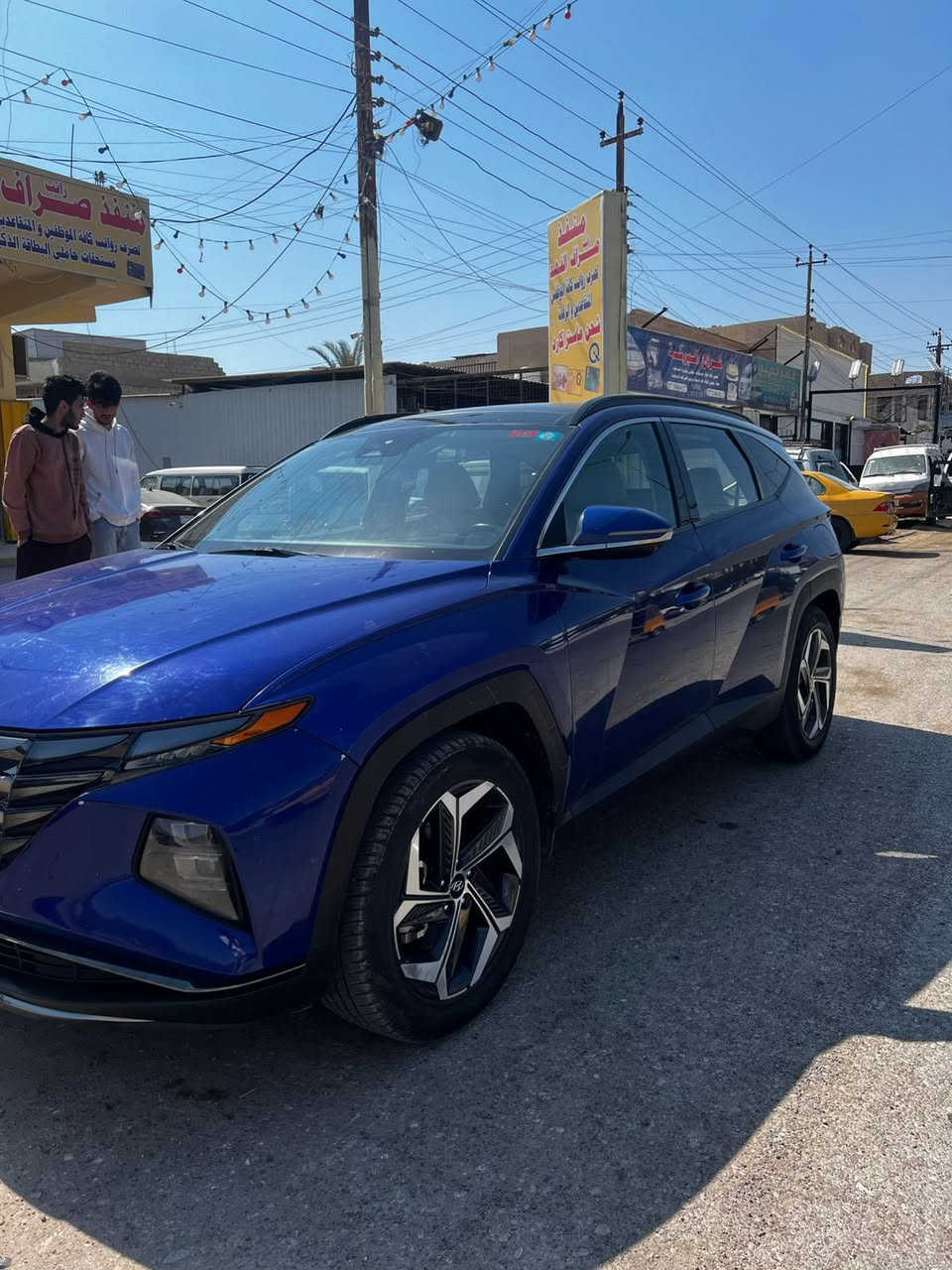 توسان2022 لمتد اعلى فئة 1/1
وارد امريكي محرك 2500 
رقم بغداد باسمي السيارة نضيفة 
حادثها  بنيد + قبق جنطة تبديل بدون دواخل 
موصفات: 
اوتو بارك يعني تطبك وحدها تلقائي
تقدم وترجع على ريموت
بصمة تشغيل + بصمة ابواب لمس
بانوراما
كاميرات 5
كير دكمة
نقطة عمياء
رادارات امامي خلفي جانبي
هاندبريك دكمة
كشنات كهرباء جلد اسود خزن ميموري
كشنات تبريد وتدفئة امامي وخلفي وتدفئة ستيرن
قيادة الية
بك لايت LED
لايت LED
كروز سرعة + مانع انزلاق + منحدرات
ويل كب كبير كروم
تحديد مسار
فول تحكمات ستيرن + شفتات
سماعات شركة BOSE
شحن وايرلس للهواتف
نظام GPS خرائط
تبريد قطعتين امامي خلفي
اوتو هولد
جنطة كهربائية
ابواب بصمة
وبعد بيها كلش هواي مواصفات 

مكاني بغداد الشعب  
السعر 172
للاستفسار ***********
