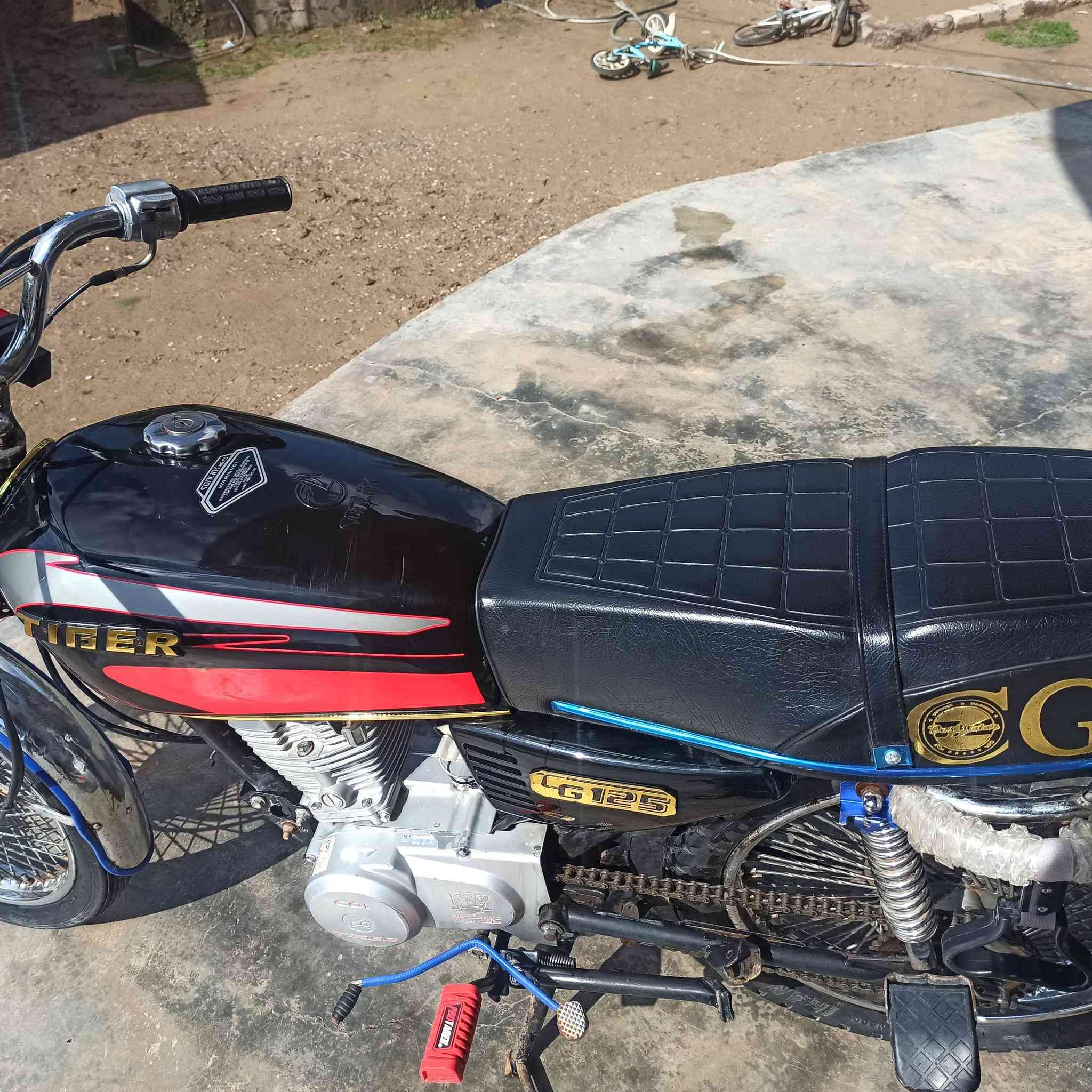 السلام عليكم
موطور تايكر 2020 للبيع كلشي شغال كشن وتانكي جديدات موطور نظيف حيل السعر 350
 للتواصل ***********
