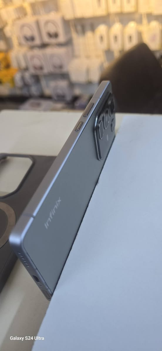 سلام عليكم. انفنكس نوت 50 برو - دبل سيم - 256/8 كيكابايت. بدون ملحقات مكاني بغداد السيدية  السعر 225            ***********
