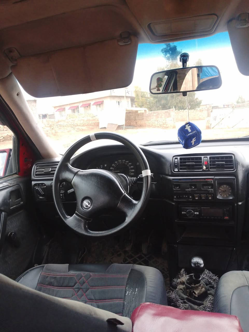 من رخصت الكىروب فكتر 92السياره تاكي جهت السايق رقم وسنويه وهزه جديدا كابون بانزين السياره بيها صبق بوند وسكف وجاملاقات الورا شرط التحويل السعر 35معارض بتكسي ***********
