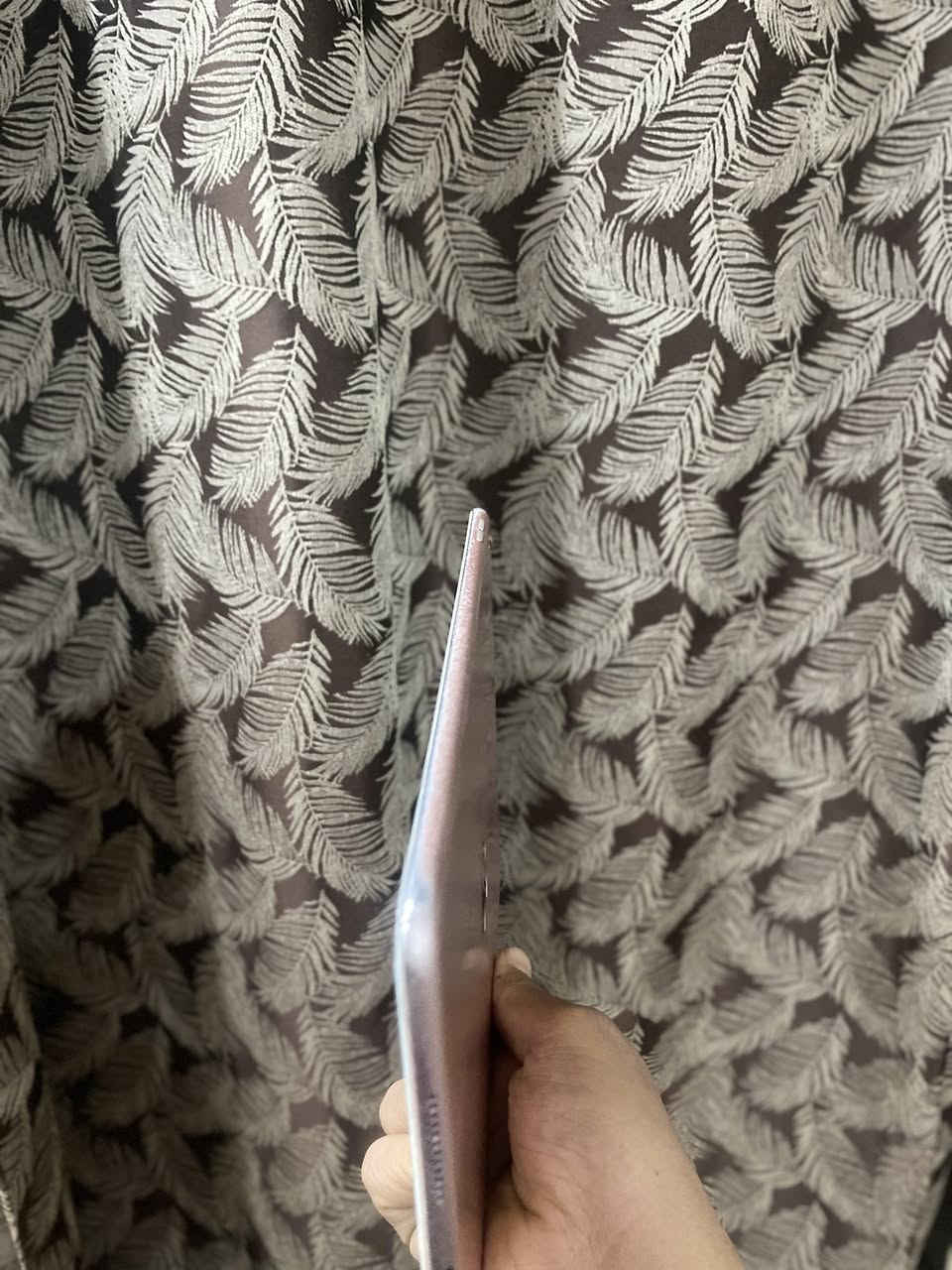 السلام عليكم ايباد ايفون8 بي شخوط ب الشاشة وبي شوية شخوط ب الضهر مثل ما موضح بطارية شوية تصرف شحن بلبوبجي ماعرف شكد مالاعب بي بوبجي مبايل ابد ما مفتوح ولا داخل مصلح كامرتة حلوة بس من تسجل فيديو الصوت يطلع مغوش ماعرف شنو يرادلة مثل ماكتلكم ماداخل تصليح ابد ابد سعرة200وبي مجال قليل كلش مكاني بغداد مدينة الصدر  هـ ‭0776 567 3500‬
