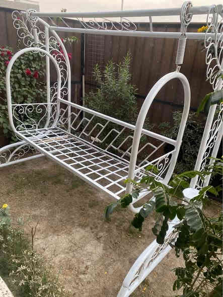 مرجوحه للبيع مكانها دوره حديد ثقيل *********** بغداد
