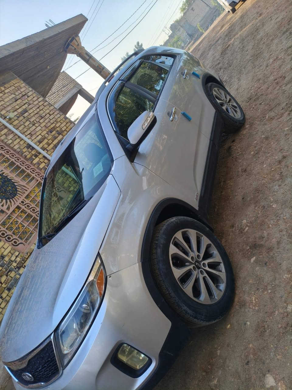 السلام عليكم 
للبيع  سورنتو وارد امريكي موديل 2015 كفاله ما عدا الي موضح في الصوره جاهزه من كل نواحي تبريد مكينه حداديه جاهزه السياره رقم دولي  رقم صاحب السياره ***********
محافظه الديوانية قضاء المهناويه
