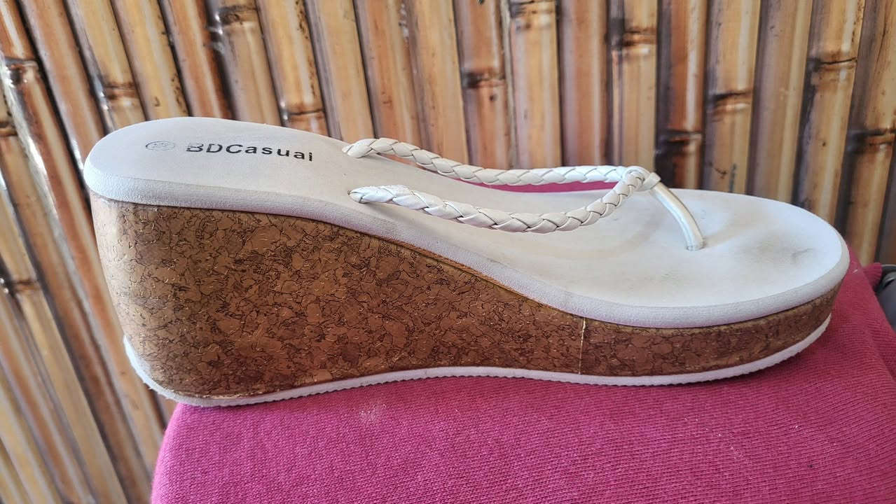 باله اوربي اخو جديد 
القطعه ب  5  الاف ومتوفر كل القياسات 
للحجز واتساب ***********
