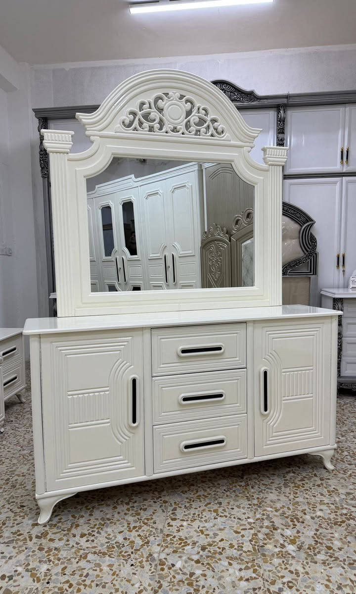 نجارة عراقية 100‎%‎

ضمن وجبة الدرجة الممتازة

غرفة 6 ابواب طابقين ملحق 

الوجه الكنتور M D F 

الداخل الكنتور صاج طبيعي 4ملم 

الظهر جرجوبة شد براغي 

القاعدة بلوك صاج

شازلون وطابوريه اضافيات 

السرير طبقة بلوك 

خدمة التوصيل والشد مجاناً داخل بغداد
يوجد لدينا توصيل لجميع المحافظات

للحجز و الاستفسار ‏ *********** ‏
يتوفر واتساب
