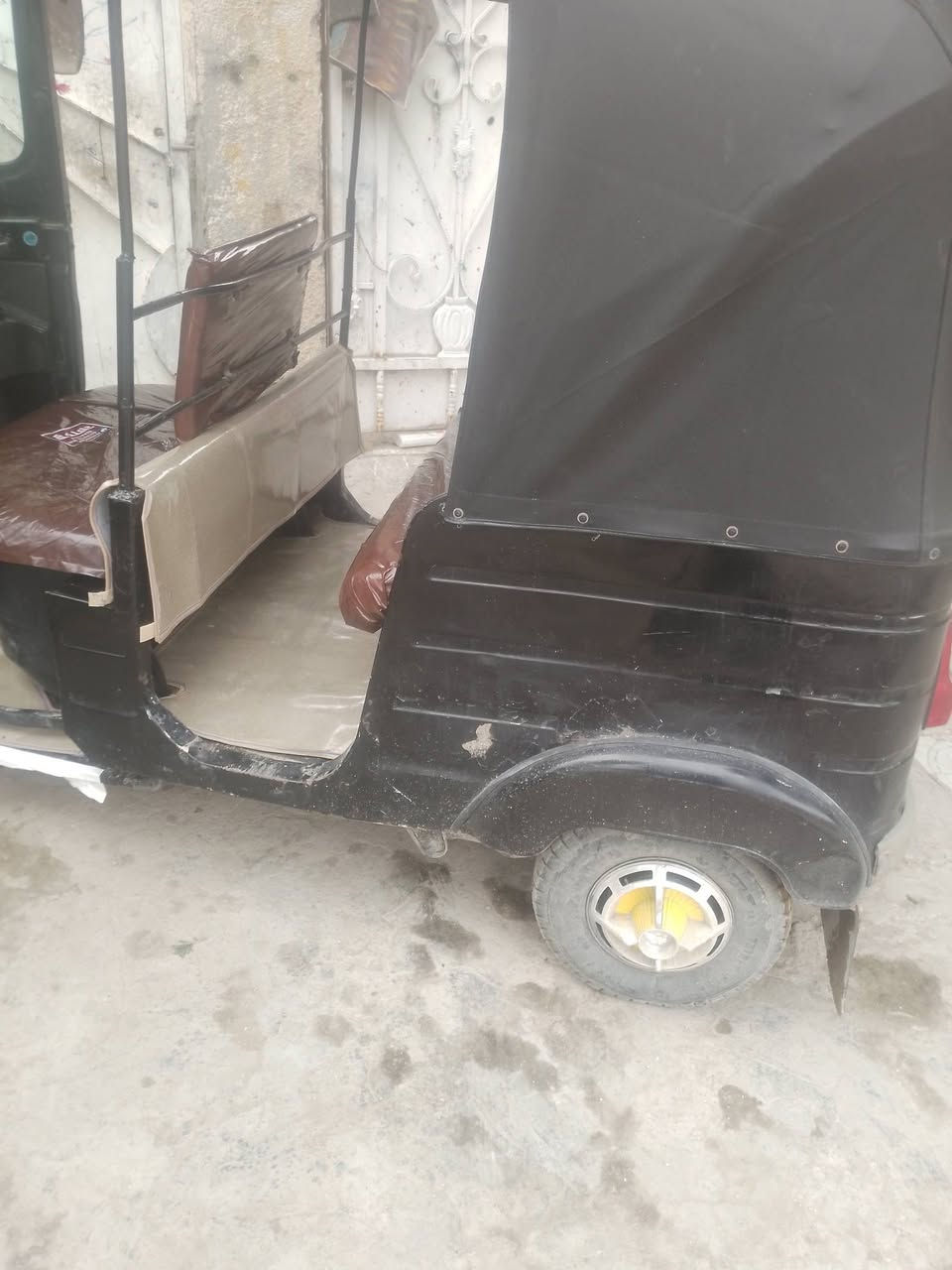 سلام عليكم  تكتك البيع مديل 2016  أوراق   بسمي مكتب حسين  تكتك جاهز من كلشي  مكينه مجفته  السعر  3250 بيها مجال المكان كربلاء  الرقم  ***********
