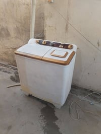 غسالة للبيع السعر ٧٠ 07749113318