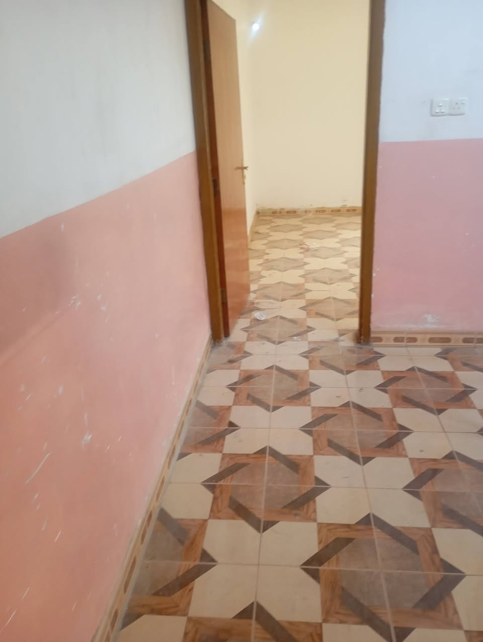 للايجار حي الصحه الايجار 350قفل بيت كبير بيه 3غرف نوم محتاجين عائلة صغيره حسب طلب صاحب الدار 
***********
