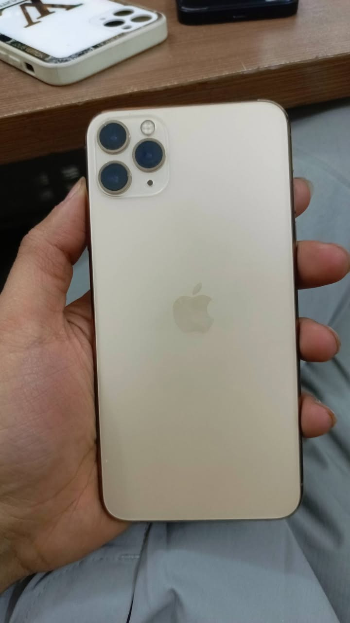 11 برو ماكس
بطارية 81 بلادية 
ووتر بروف الجهاز
ذاكرة 256 
الجهاز تخطي فقط 
سعرة 250 قفل
مكاني دورة او كرادة شارع الصناعة 
رقم:***********
