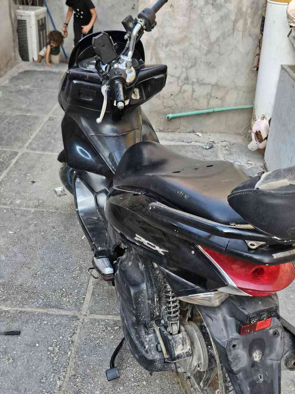 جيل اول دراجه نضيفه شلعه ومعدل زائد نعومه تخبل
سعر الدراجه (مليون و100)بيهة مجال للتواصل
***********
الدراجه ما مغسوله صار شهر
