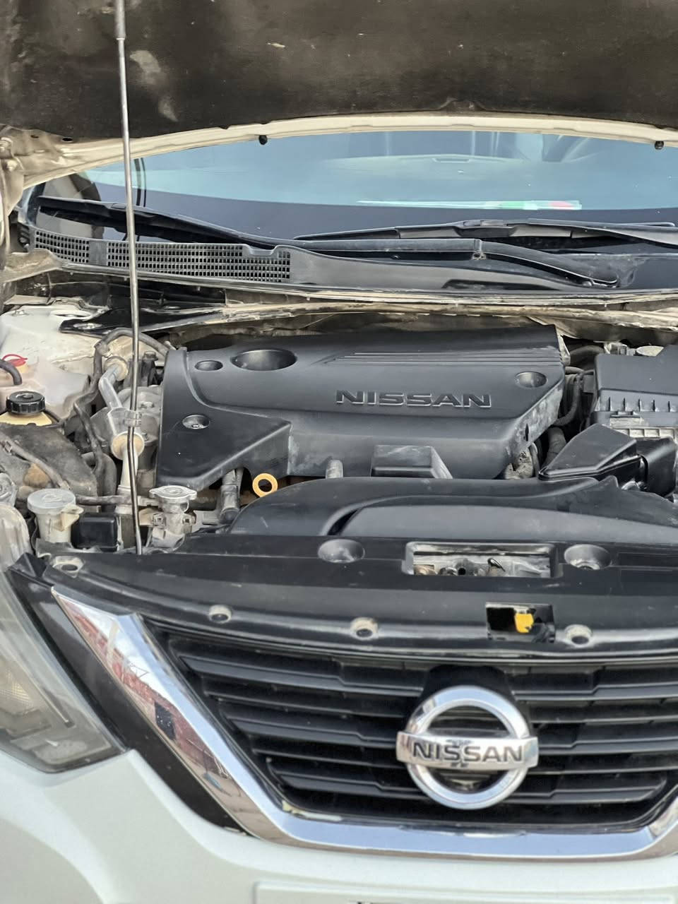 السلام عليكم سياره نيسان التيما
موديل 18 
للبيع وترهم مروس بس بورتج 
***********
