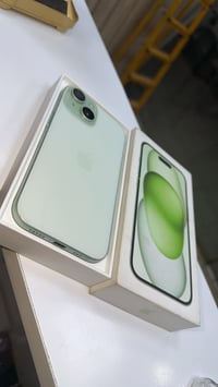 ايفون 15 عادي للبيع  ذاكره 128 بطاريه87 جهاز نضيف برغي مامفتوح بي  شخط...