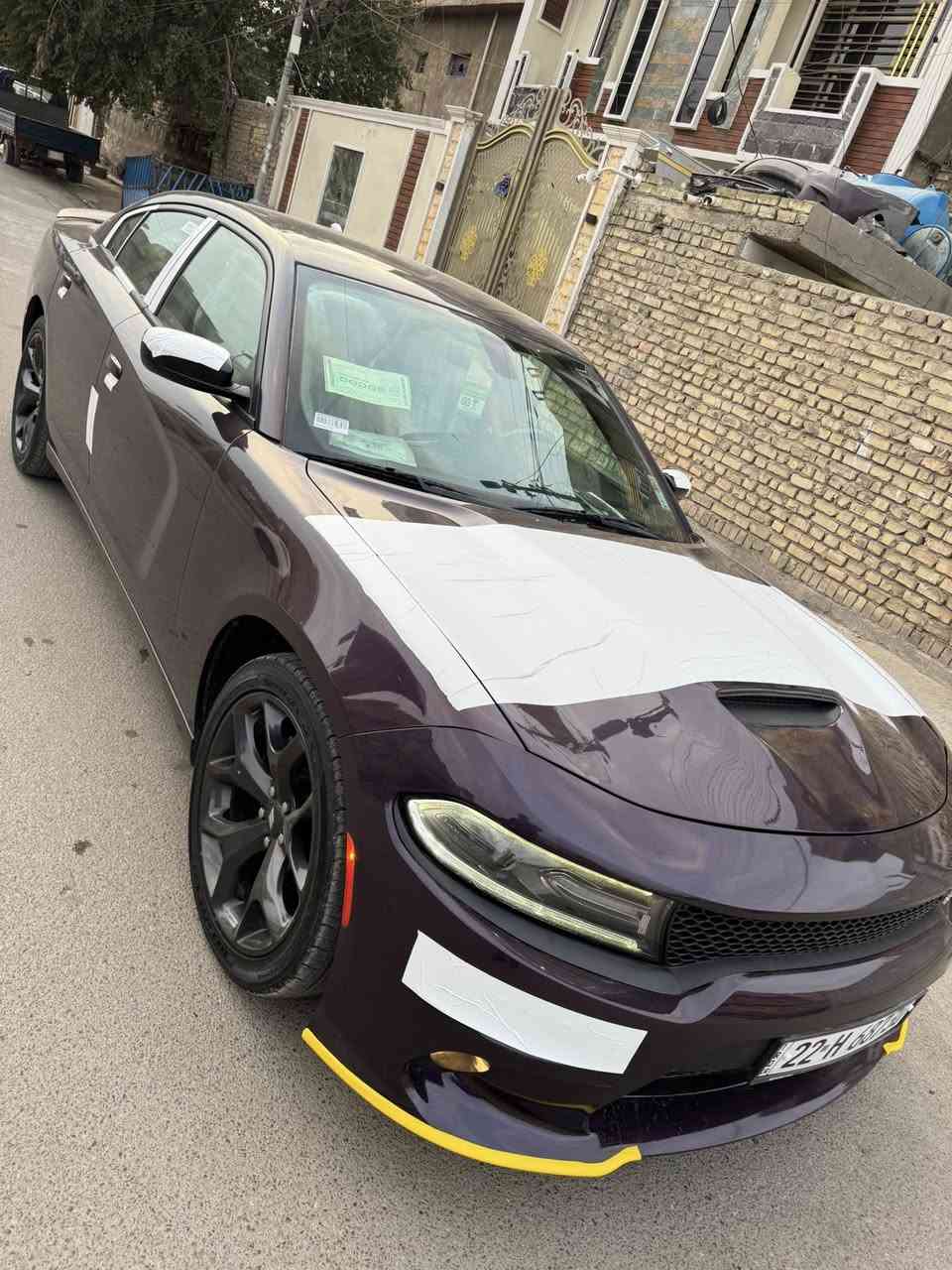 السلام عليكم///.        
المميزة  لون.   بنفسجي 🍊.       2020
دوج جارجر       SXT
ماشية. 31.  شرط لفحص 

⚔️ السيارة باسمي تحويل ثاني يوم  هزة جديد ورقم دولي
 واني حاضر ⚔️

بعدهة بوضع لوكالة 
سيارة جديدة 
  
سيارة بدون حادث.   فقط سرقة باب وجاملغ 
وصور موجودة
سيارة برغي ممفتوح بيهة شرط لوكالة

المواصفات   
المكينة   3/600

2 ويل* 
كشنات كهرباة 
* تشغيل عن بعد .  
نقاط عمياء
مري قلاب
كشنات كهرباء  وحضن

شاشة.  اوپشنات كاملة
سيتم صوت الباين
مري تعتيم
بيها منضومة زنون عدسات شرط نهار

⭕️ السيارة الف دينار متصرف عليها كامله مكملة ومكفوله من كلشي

السعر 229$$
معجبك سعرهة علق بكلمة طيبة مثل وجهك لحلو❤️❤️
اليشوف السعر غالي  سوك كلشي بي سيارة مال جناي متفيد البياع شراي والله يرزق الجميع 
للاستفسار 

‭0771 602 9957‬
