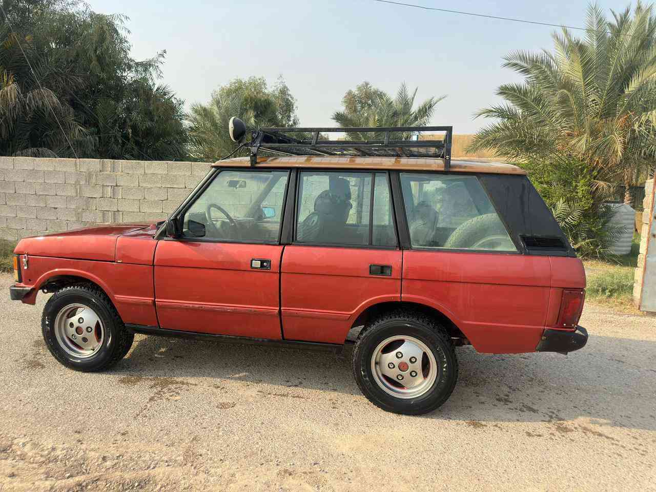 رانج روفر موديل 91 سنوية حائز ثالث متتحول فقط وكاله  كامله نقصه دبلات الوره او اير افلو دخانه سوده  بيهه اخياسات قليله من جوه   السعر 28او بيه مجال بسبب الوعود الكاذبه تم تنزيل السعر.  مكان السيارة بغداد ناحية الوحدة قرب سيطرة الج. *********** رقم بغداد
