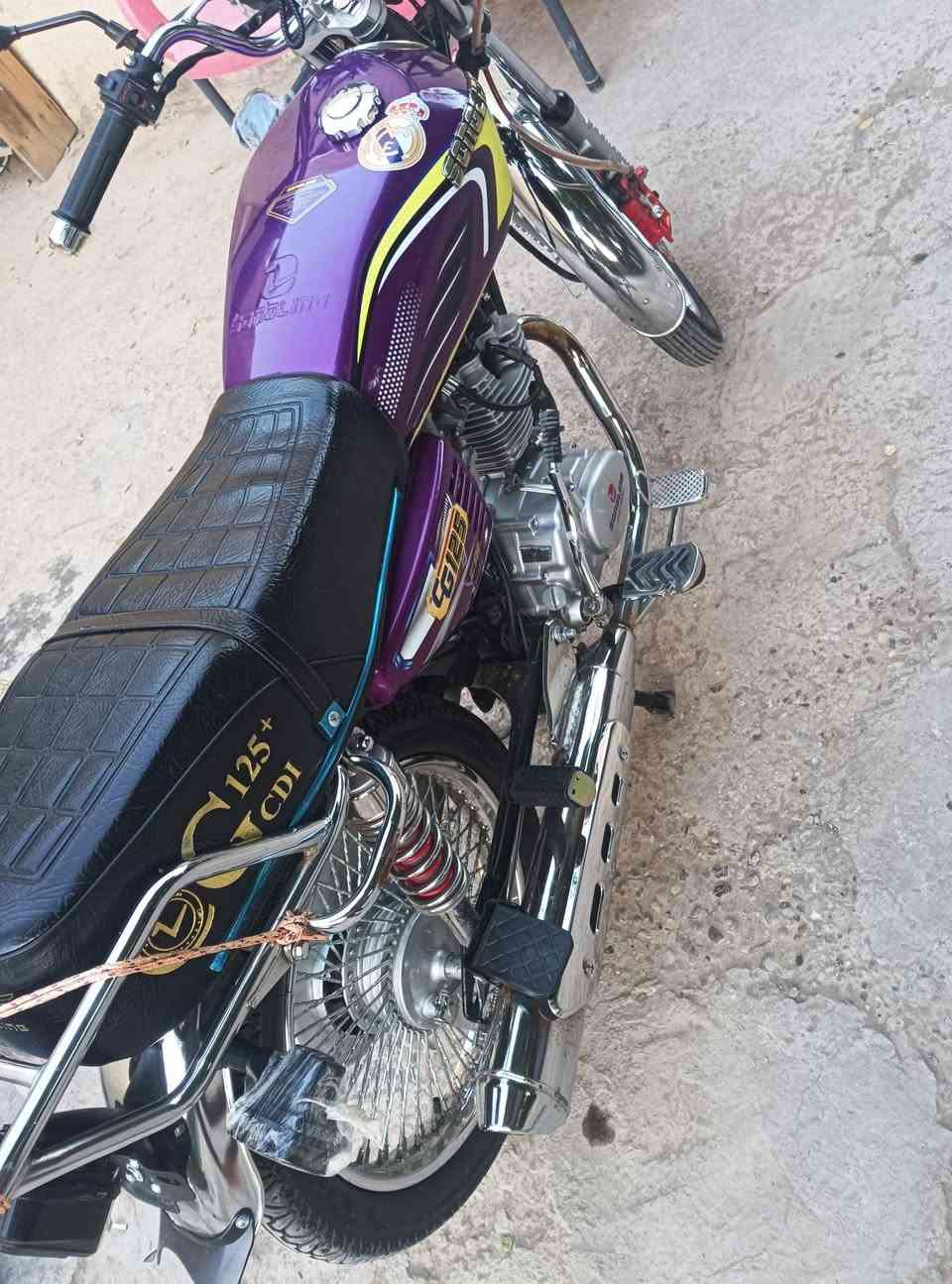 سلام عليكم دراجه تايكر موديل 25جديده محركها ما مفتوح الداراجه صارلها 6اشهر من مطلعها م الوكيل هندر واحد الداجه ما نقصها اي شي دير بانزين وطلع مكاني بابل ناحيه النيل اوراق اصليه السعر تواصل وياي على هذا الرقم ***********
