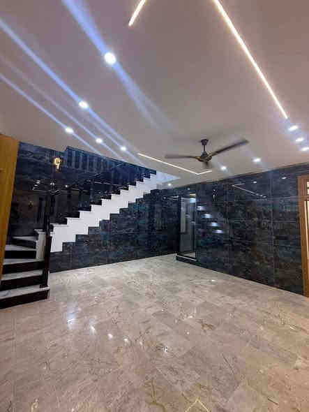 ‏‎‏‎دار للبيع او المراوس في النجف الاشرف
حي الجامعه بناء جديد غير مسكون
مساحه الدار  ١٤٠ م 
قرب المركز الصحي
شارع ١٠

 
‏‎  للاستفسار مراجعة مكتب العطاء للوساطه العقاريه في حي السلام شارع ابو الدجاج 
او الاتصال 
‏‎*********** (يتوفر واتساب)
